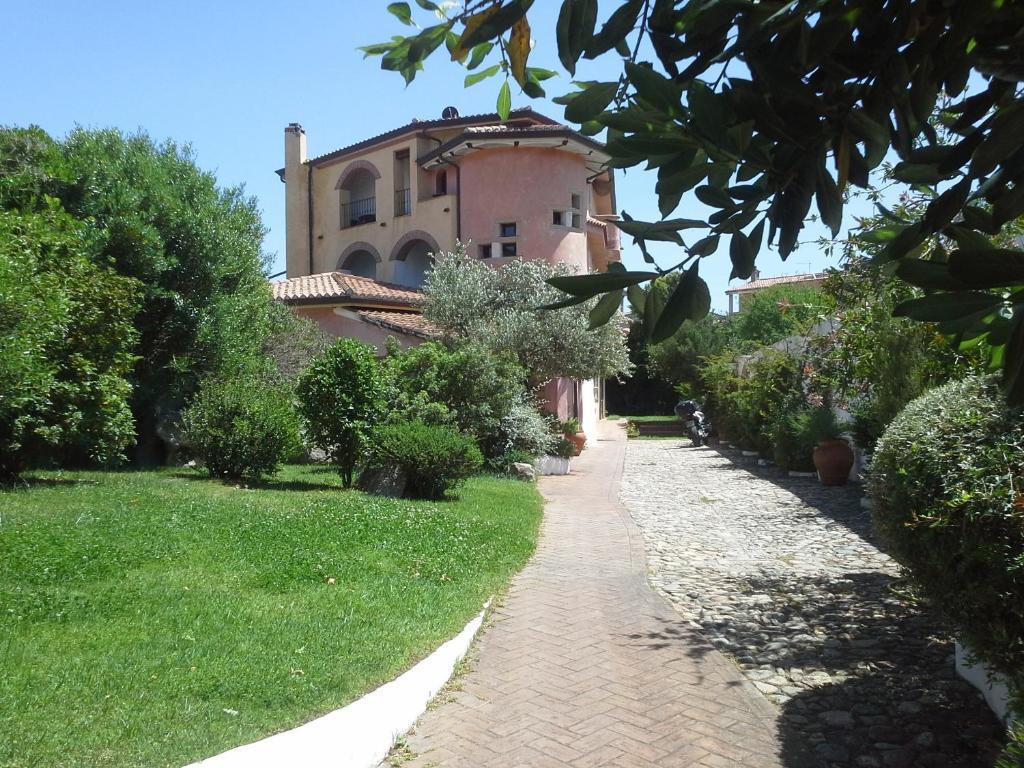 אוליאנה Locanda Tipica Sa Corte מראה חיצוני תמונה