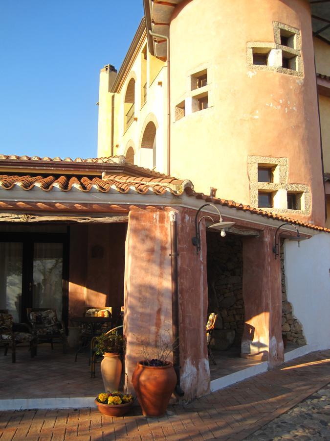 אוליאנה Locanda Tipica Sa Corte מראה חיצוני תמונה