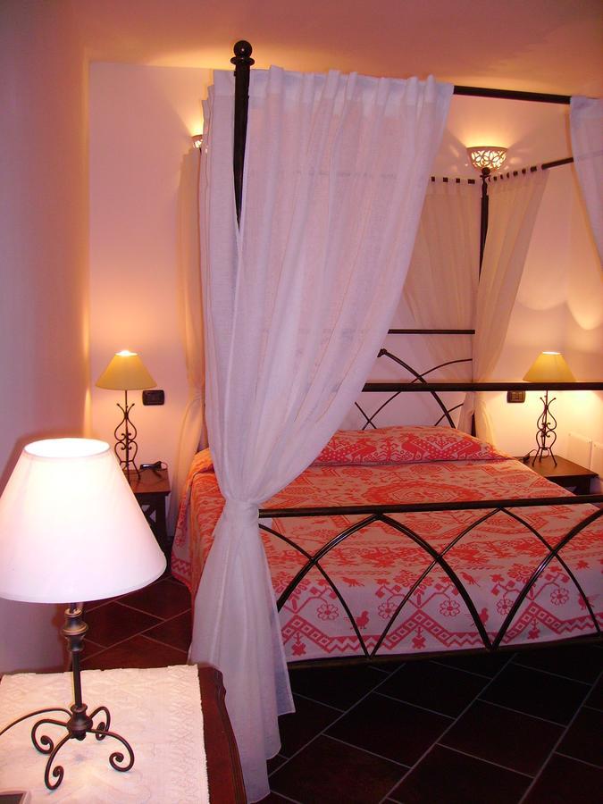 אוליאנה Locanda Tipica Sa Corte מראה חיצוני תמונה